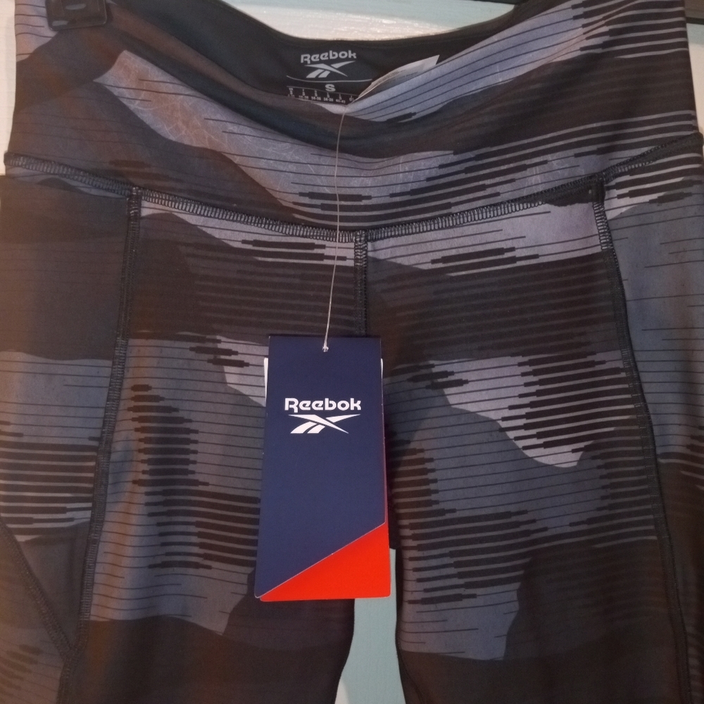 Reebok - Picture 2 of 3
